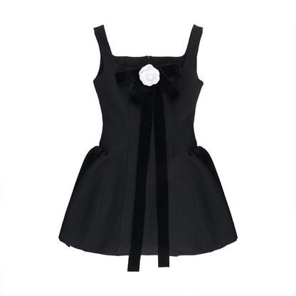 Bowknot flower applique square neck cami mini dress