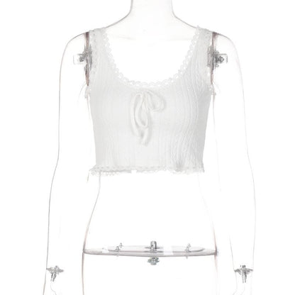 Textured lace hem solid u neck sleeveless crop top