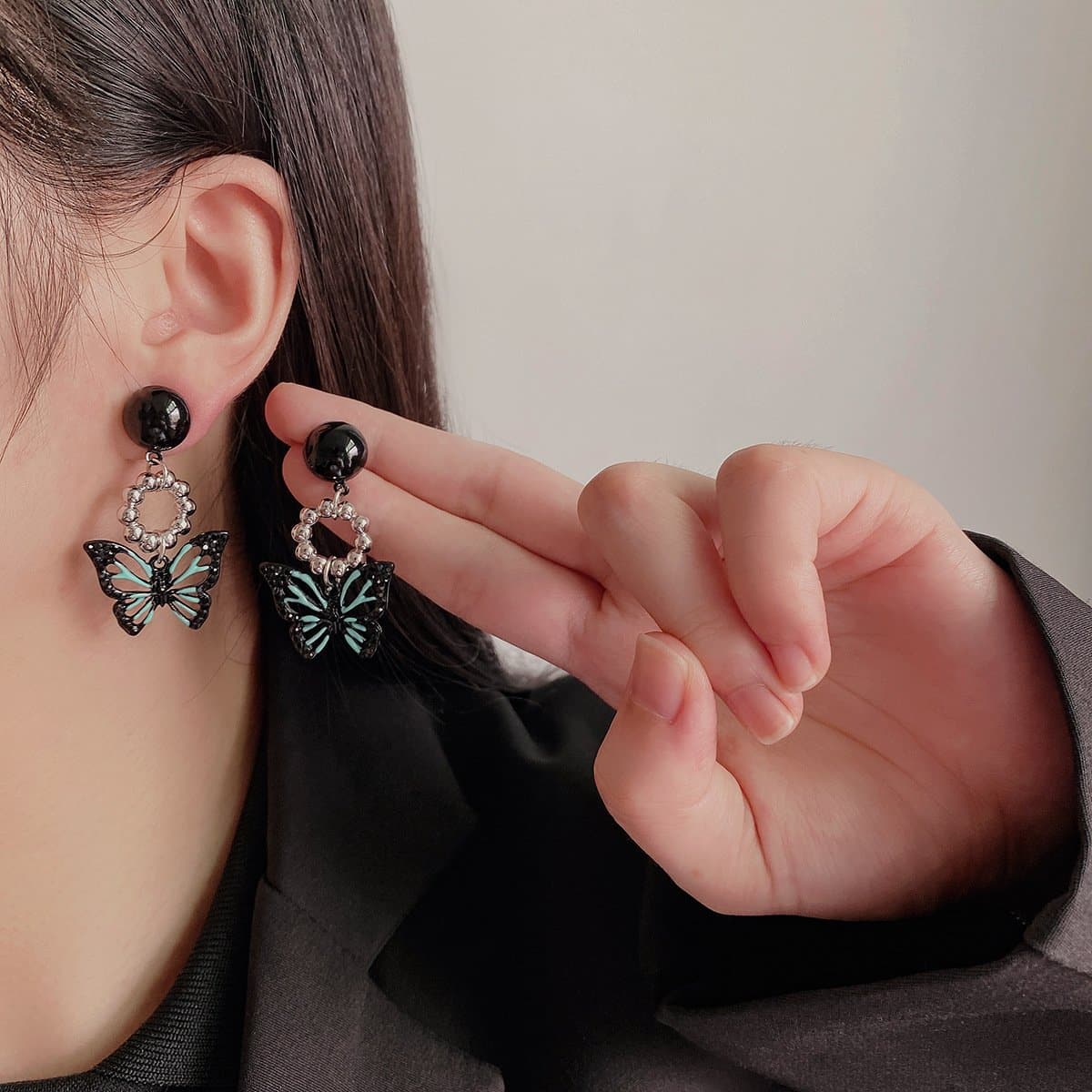 Butterfly decor faux pearl stud earrings