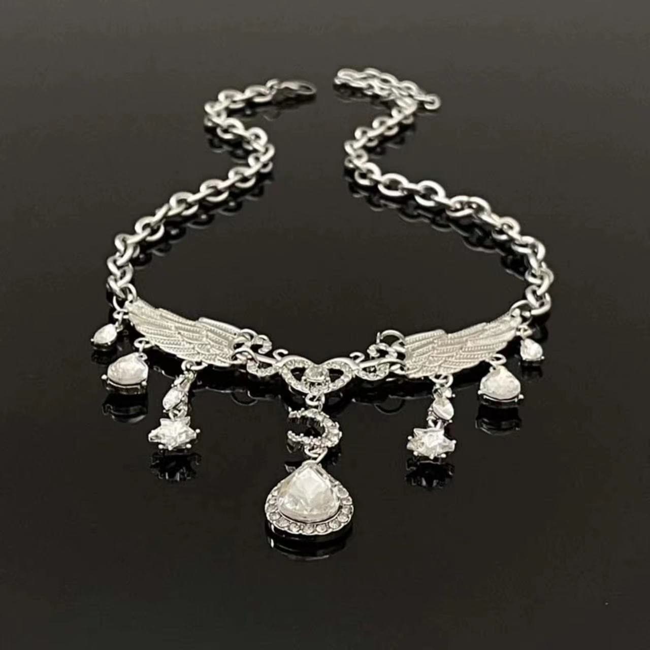Rhinestone pendant wing decor necklace