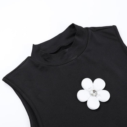 Sleeveless crewneck flower applique backless maxi dress