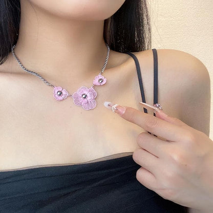 Plum blossom decor rhinestone necklace