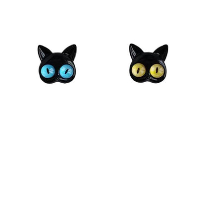 Contrast cat stud earrings