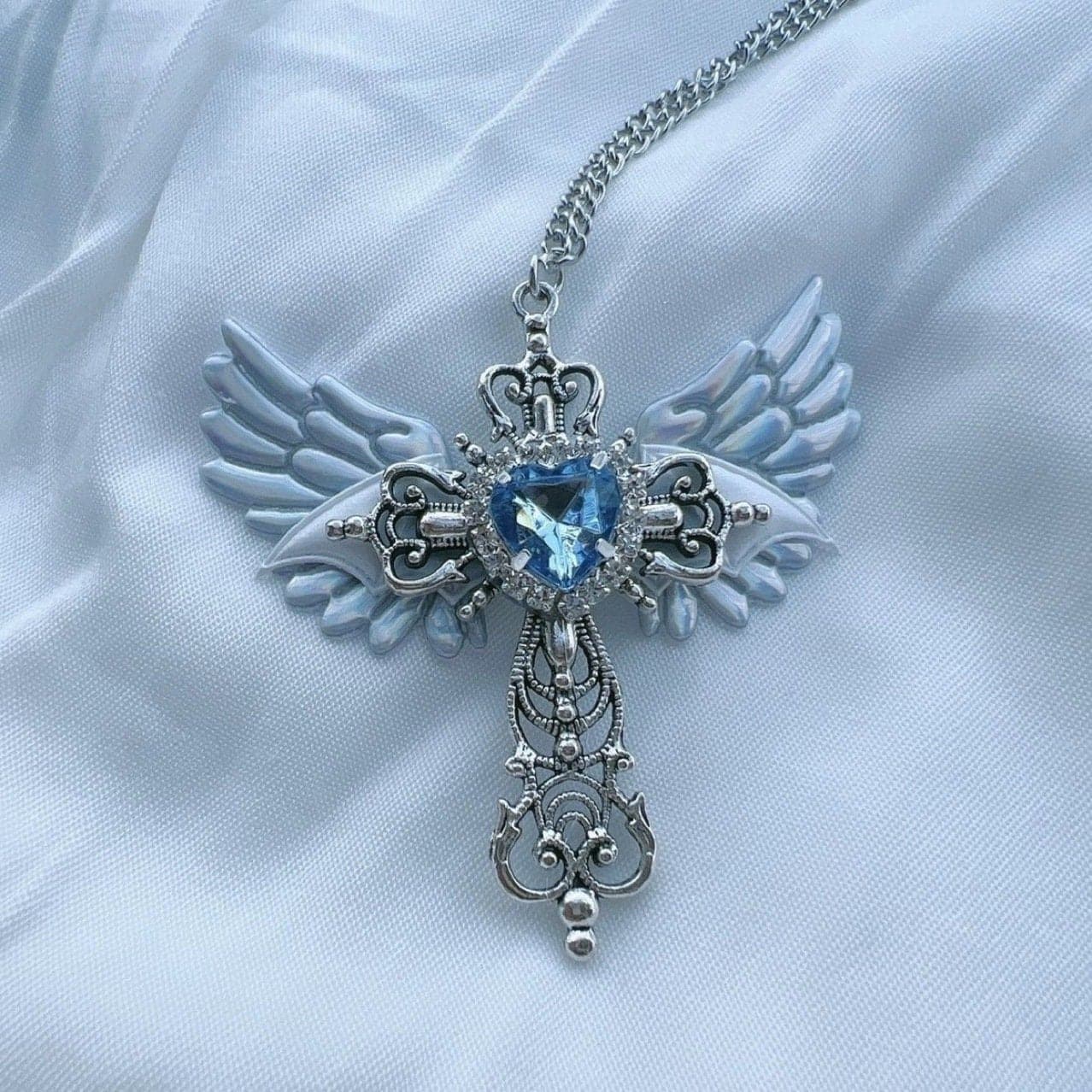 Cross pendant rhinestone metal chain necklace