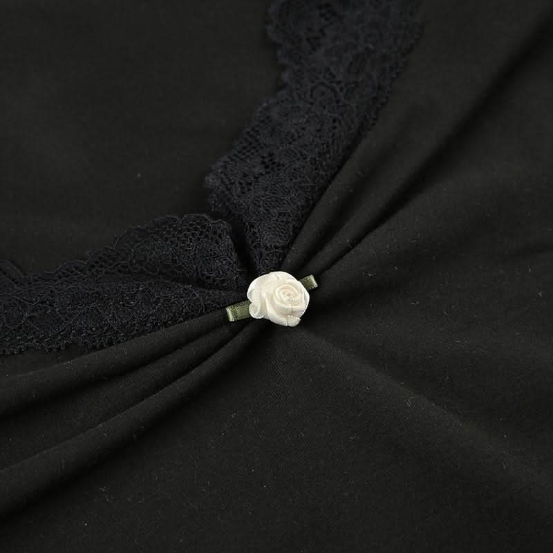V neck long sleeve lace hem flower applique top