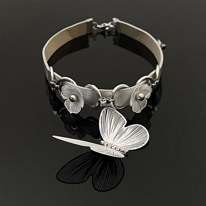 White butterfly decor metal chain choker necklace