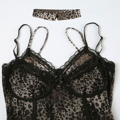 Lace hem v neck leopard print backless cami top