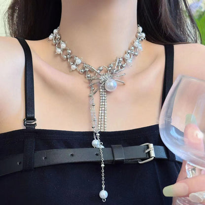 Spider decor faux pearl choker necklace