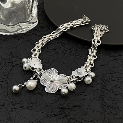 Flower decor faux pearl choker necklace