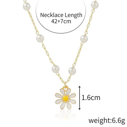 Faux pearl flower pendant necklace