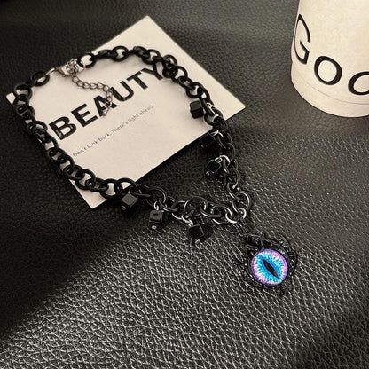Pendant metal contrast chain necklace