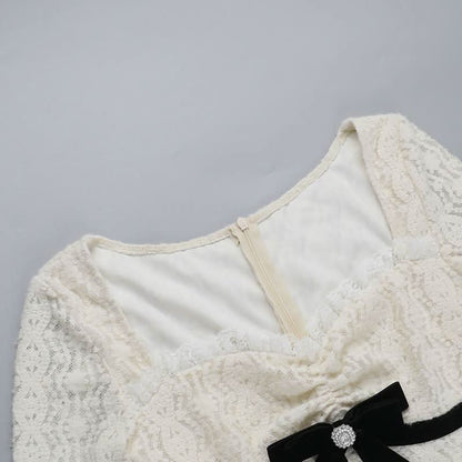 Long sleeve sweetheart neck bowknot lace mini dress