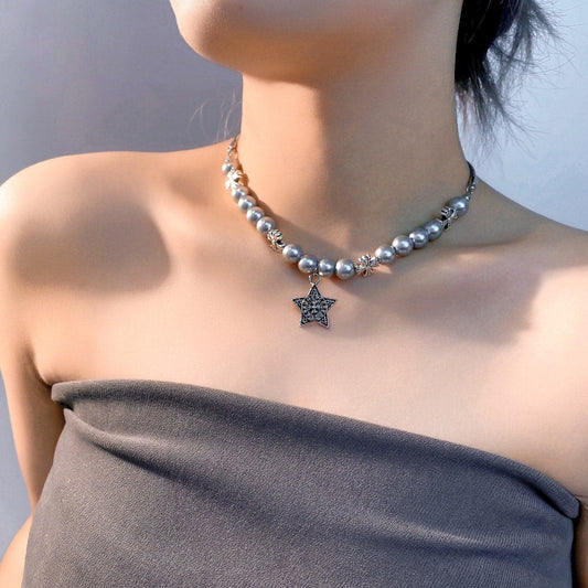 Star pendant faux pearl choker necklace