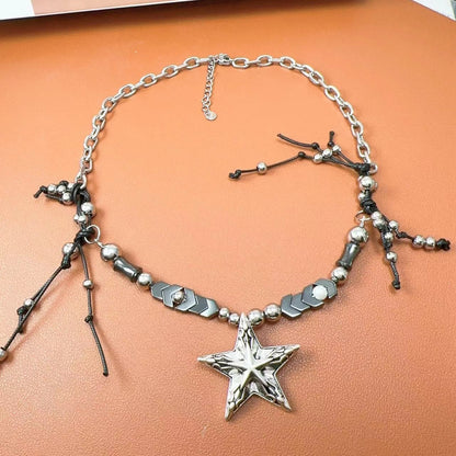 Star pendant beaded necklace