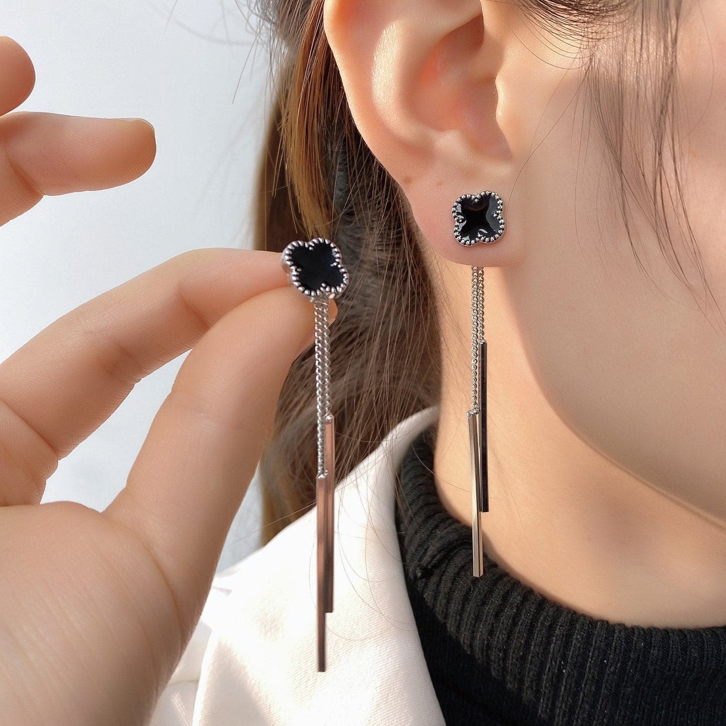 Four leaf clover tassels stud earrings