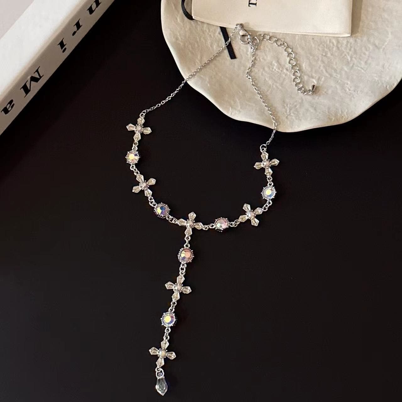 Cross pendant rhinestone metal chain choker necklace