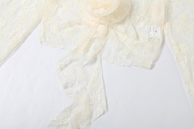 Long sleeve lace flower applique crop top