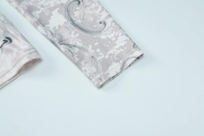 Abstract contrast long sleeve round neck crop top-final-sale