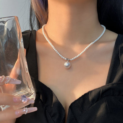 Faux pearl pendant beaded necklace