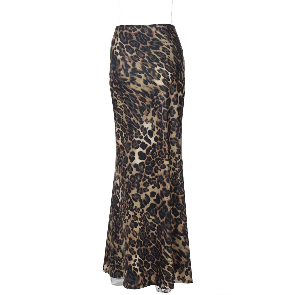 Leopard print contrast mini skirt