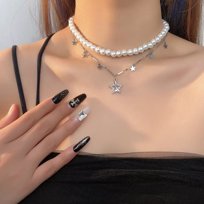 Star pendant faux pearl choker necklace