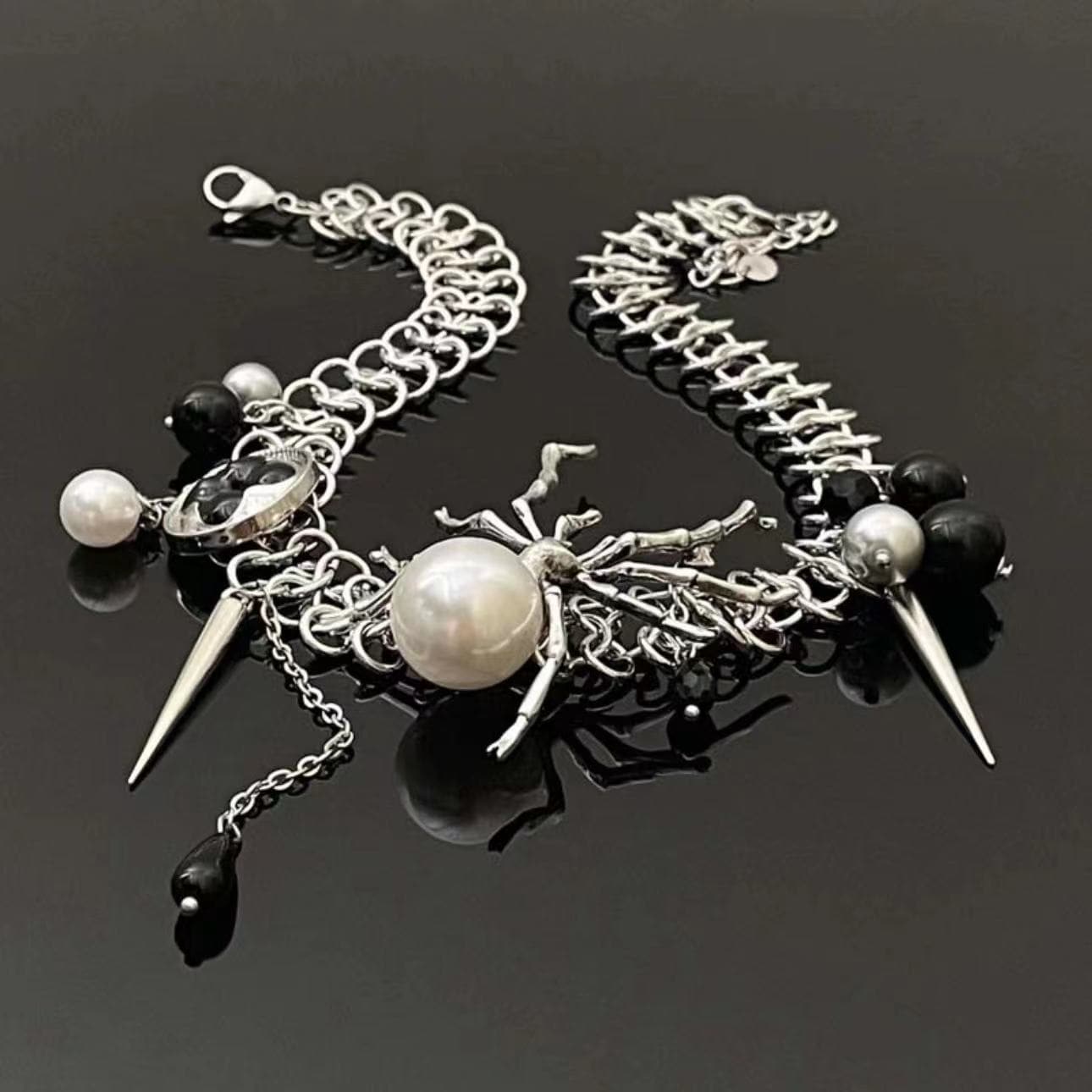 Faux pearl spider decor rivet choker necklace