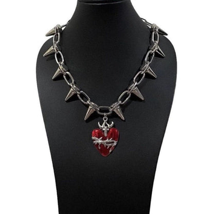 Rivet metal chain heart pendant necklace