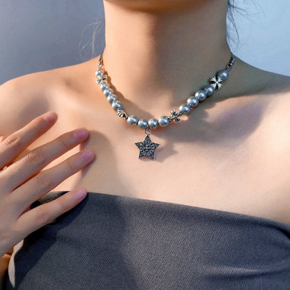 Star pendant faux pearl choker necklace