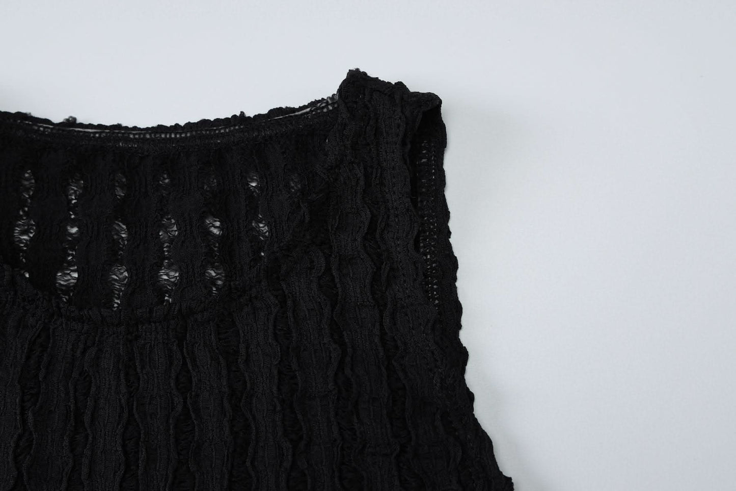 Sleeveless crewneck textured tank top