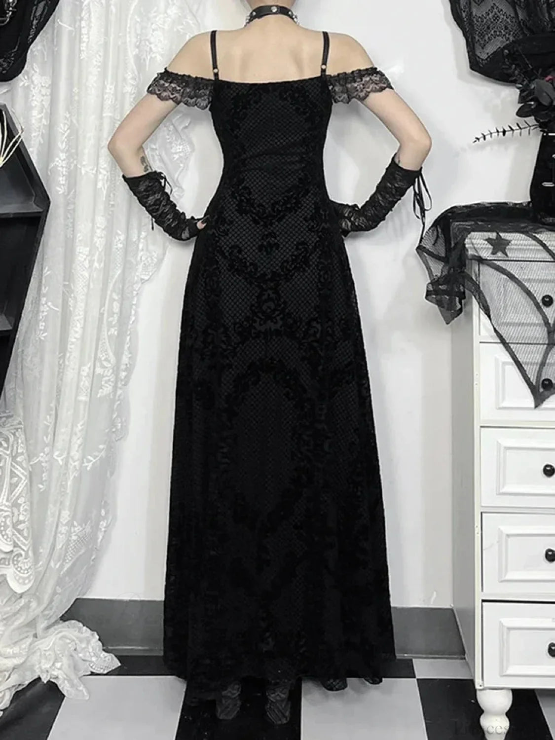 Lace Patchwork Spaghetti Strap Maxi Dress