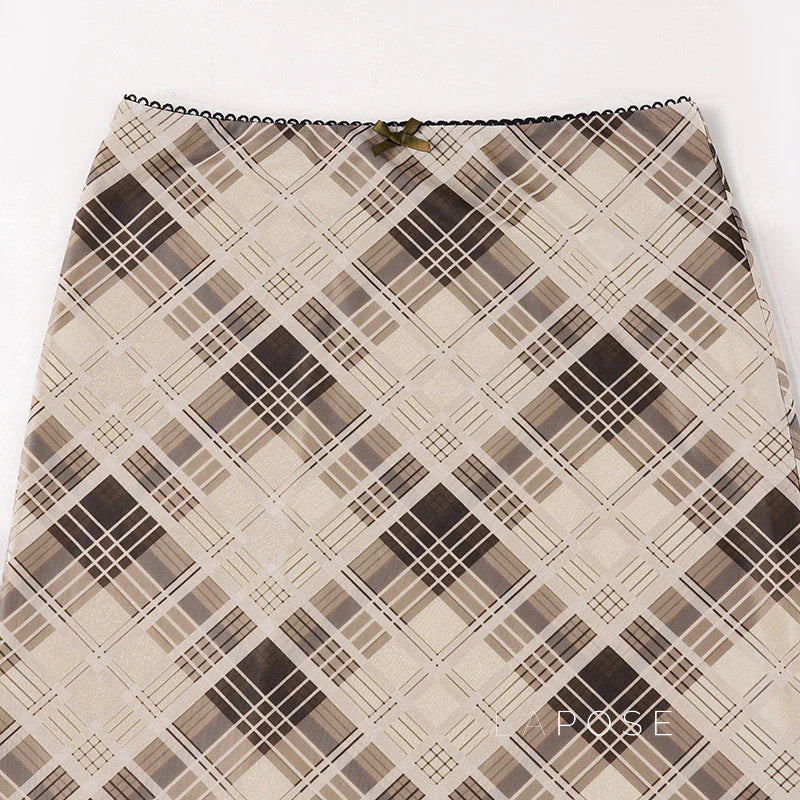Hayzlee Plaid Bow Midi Skirt