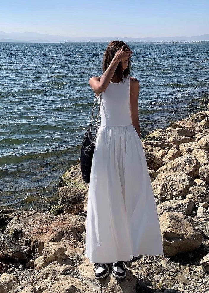 Isla Flowy Maxi Dress – Sleeveless White Summer Dress with Pockets