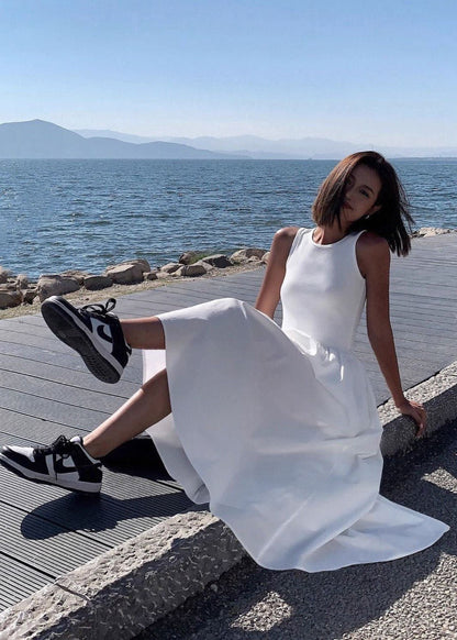 Isla Flowy Maxi Dress – Sleeveless White Summer Dress with Pockets