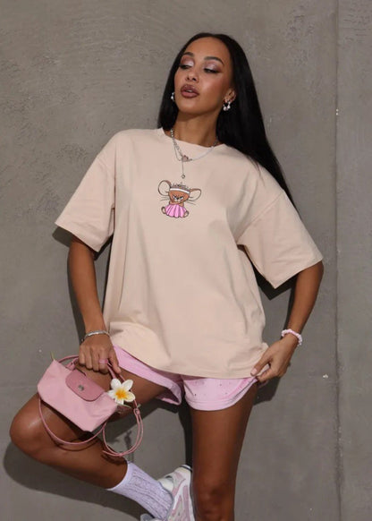 Bossy Mouse Oversized Tee – Beige Graphic T-Shirt with Cartoon Queen Mouse Print