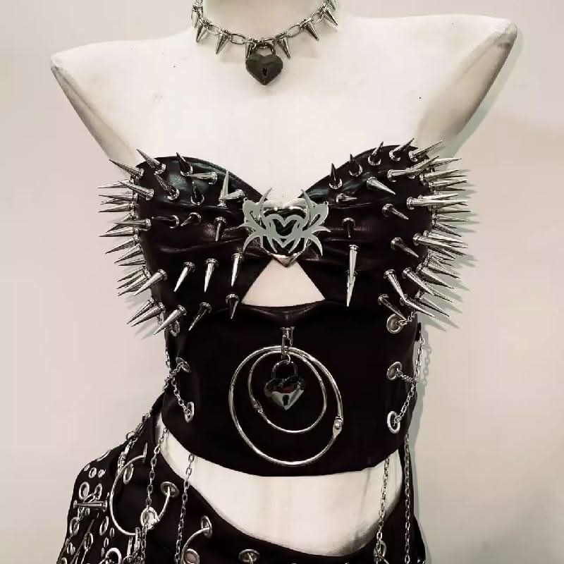 Sweetheart neck hollow out o ring rivet applique cut out top