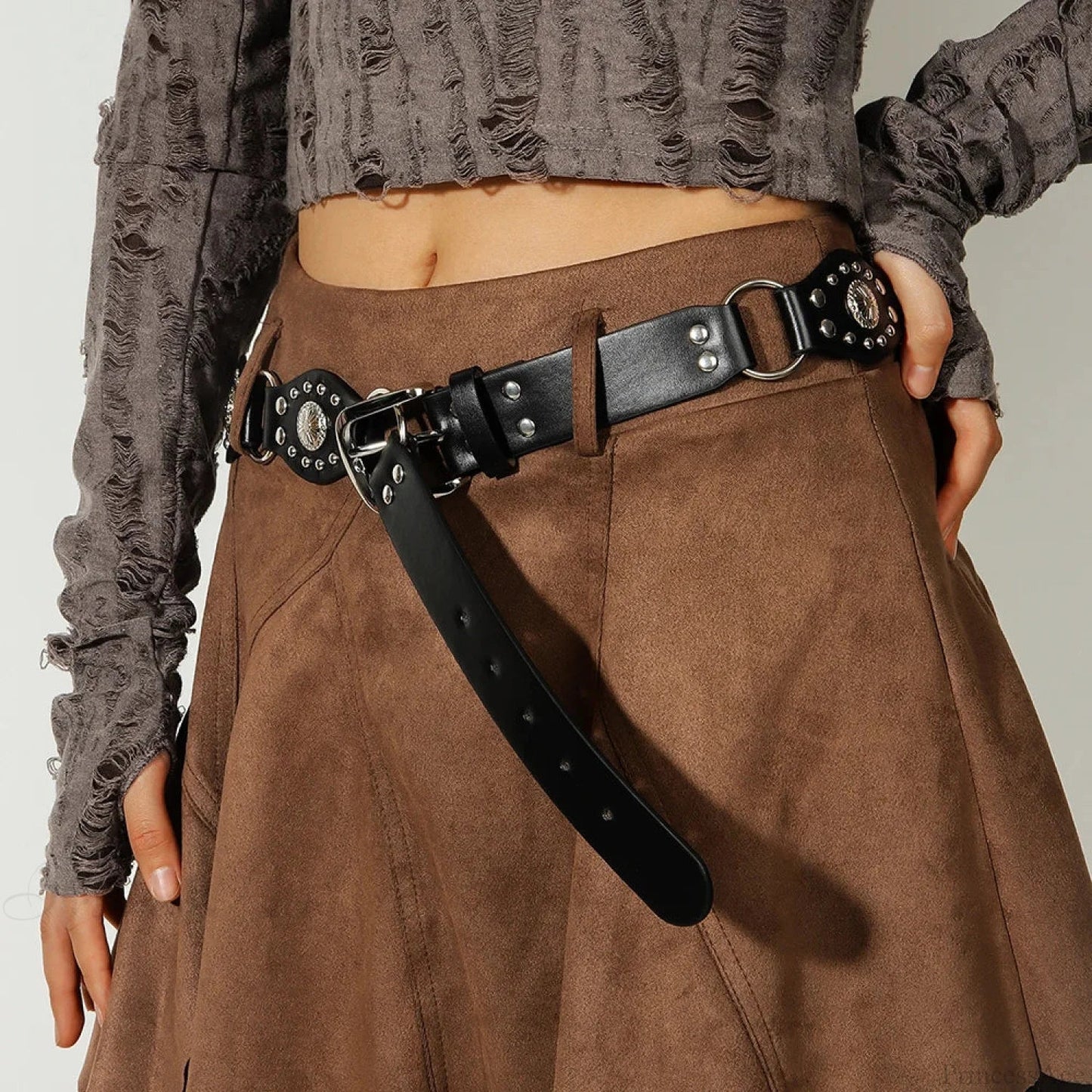 Seasoning Female Gothic Rivet Slim-Fit Belt