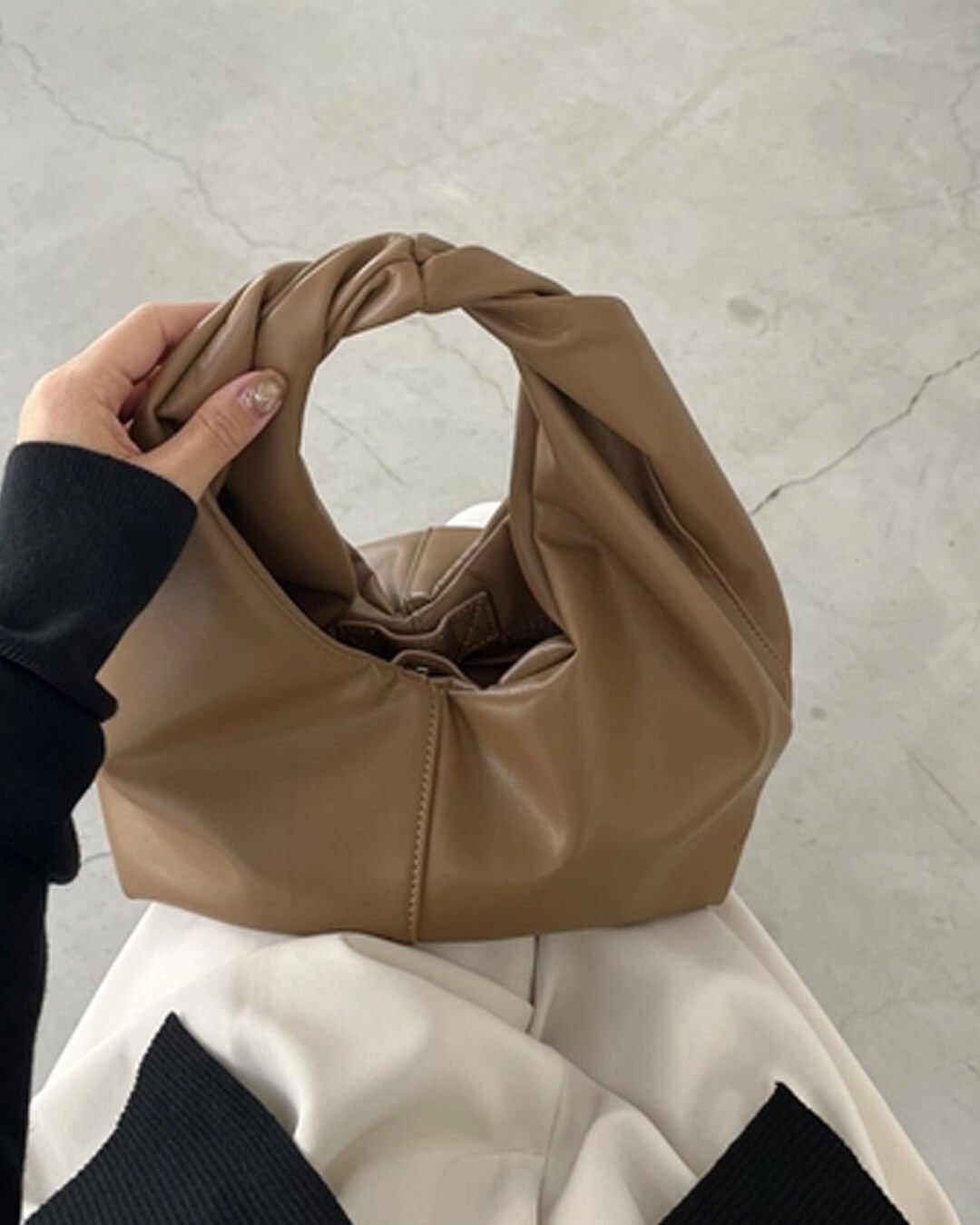 Gelyn Clutch Leather Bag