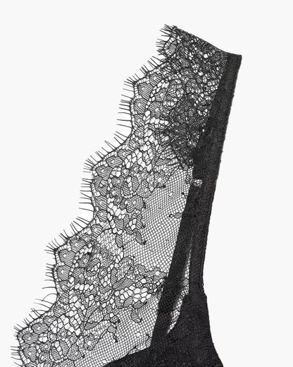 Amaris Lace V-Neck Sleeveless Top