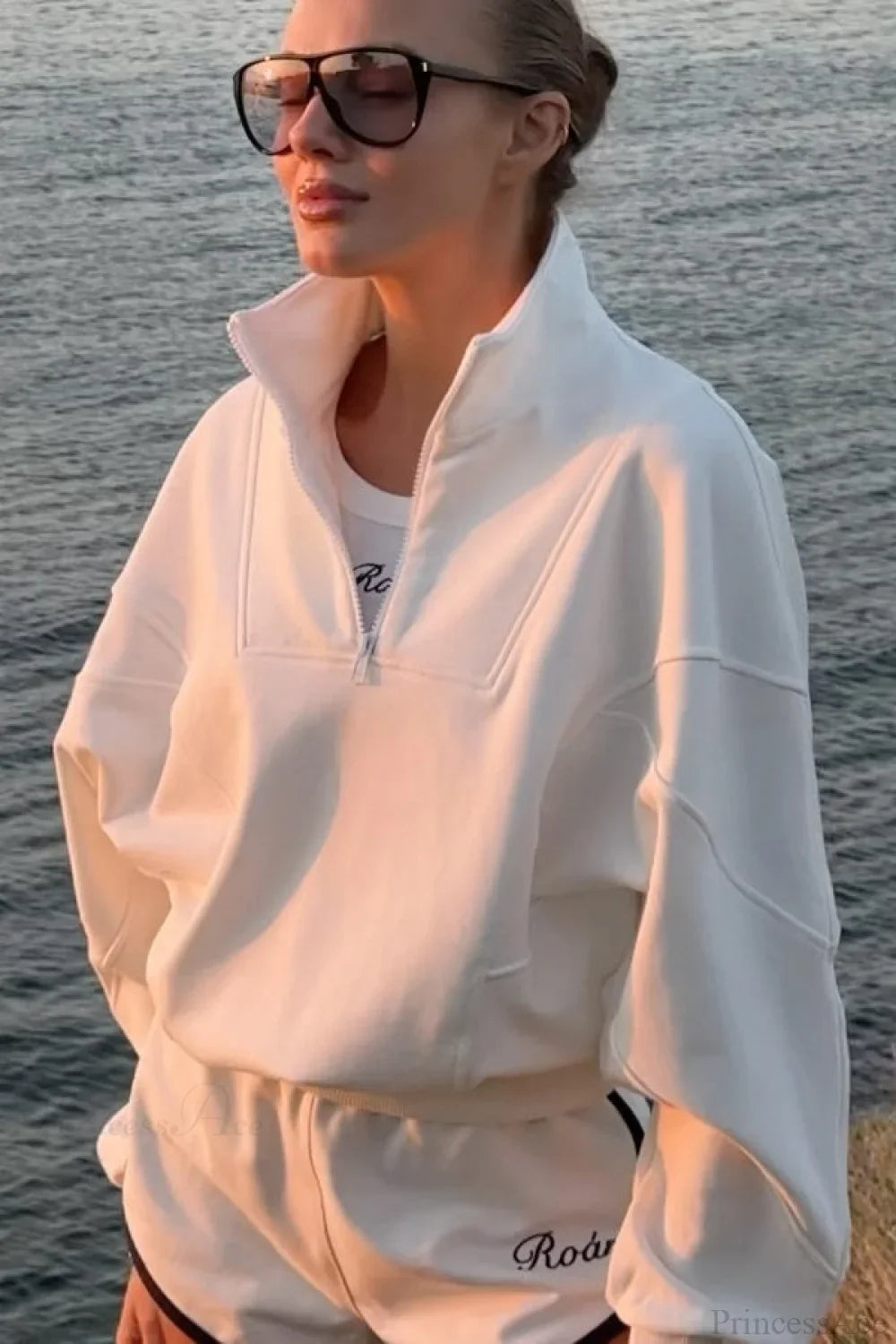 Solid Minimalist Relaxed Stand Collar Half-Zip Sweatshirts