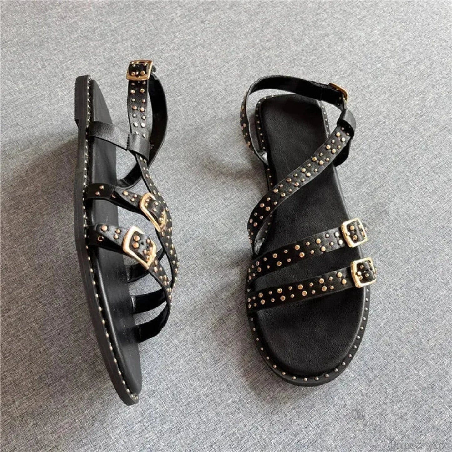 Stylish Rivet Band Gothic Sandal