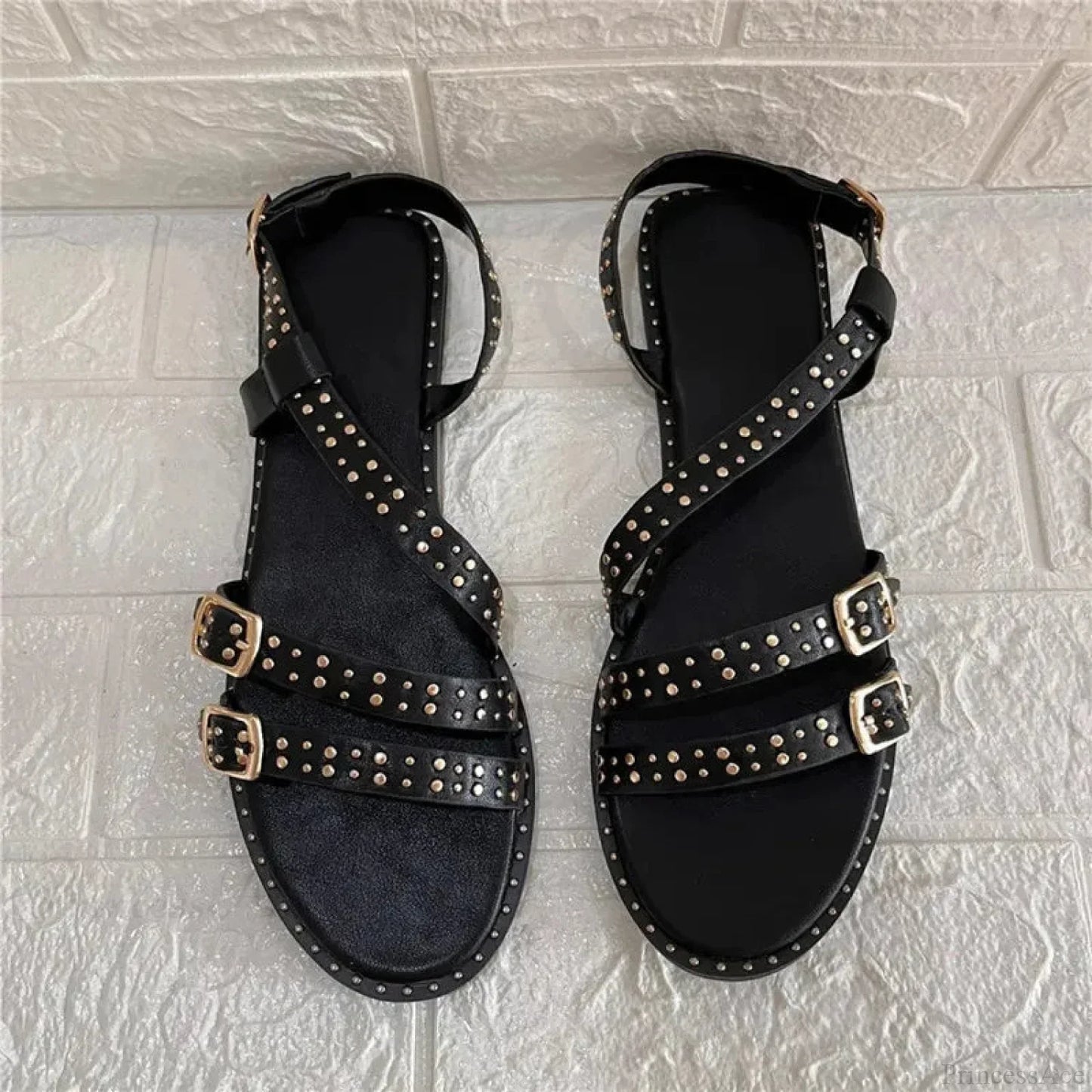 Stylish Rivet Band Gothic Sandal