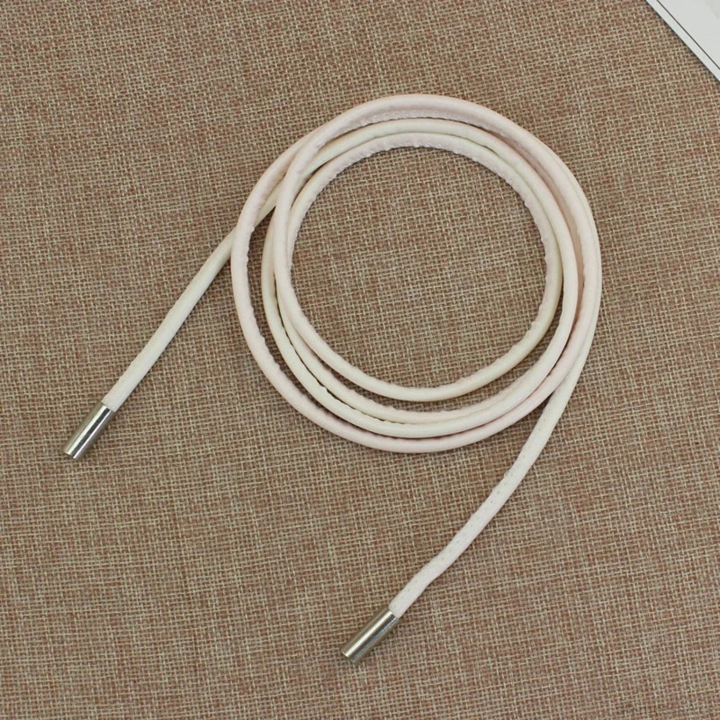 Synonyms: Gothic - medieval, Leather - hide, Pin - peg, Buckle - clasp

PU medieval hide peg clasp Belt